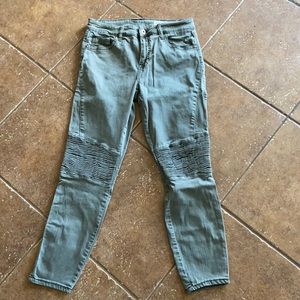 Gently loved ankle cut jeans